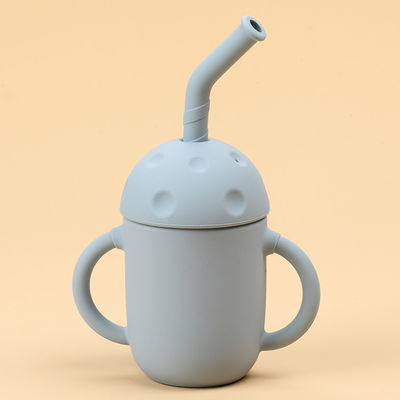 লিকপ্রুফ ঢাকনা সিলিকন স্ট্র কাপ ডাবল হ্যান্ডেল 5oz বাচ্চাদের জন্য 6 মাসের বেশি বয়সী বাচ্চাদের জন্য